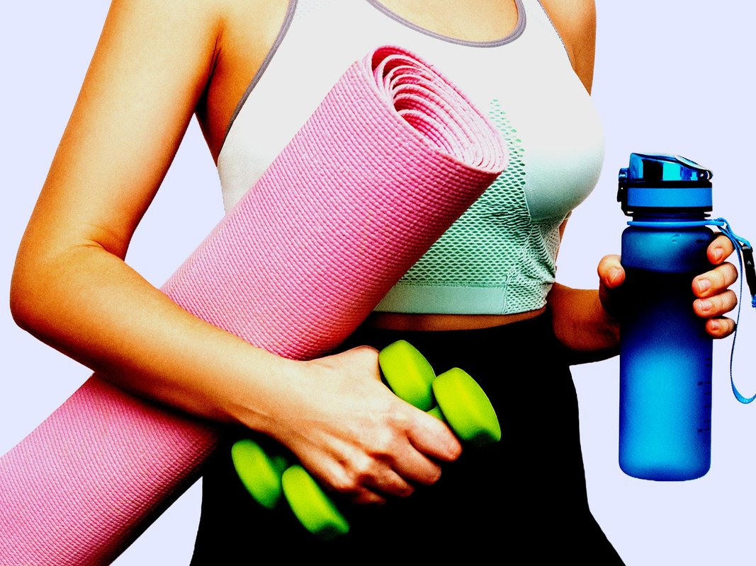 Başarılı kadınlar, egzersizi rutinlerinin temel unsuru olarak görüyor. Temel ihtiyaçları: arasında Alo Yoga kıyafetleri ve Oura Ring benzeri ürünler var.