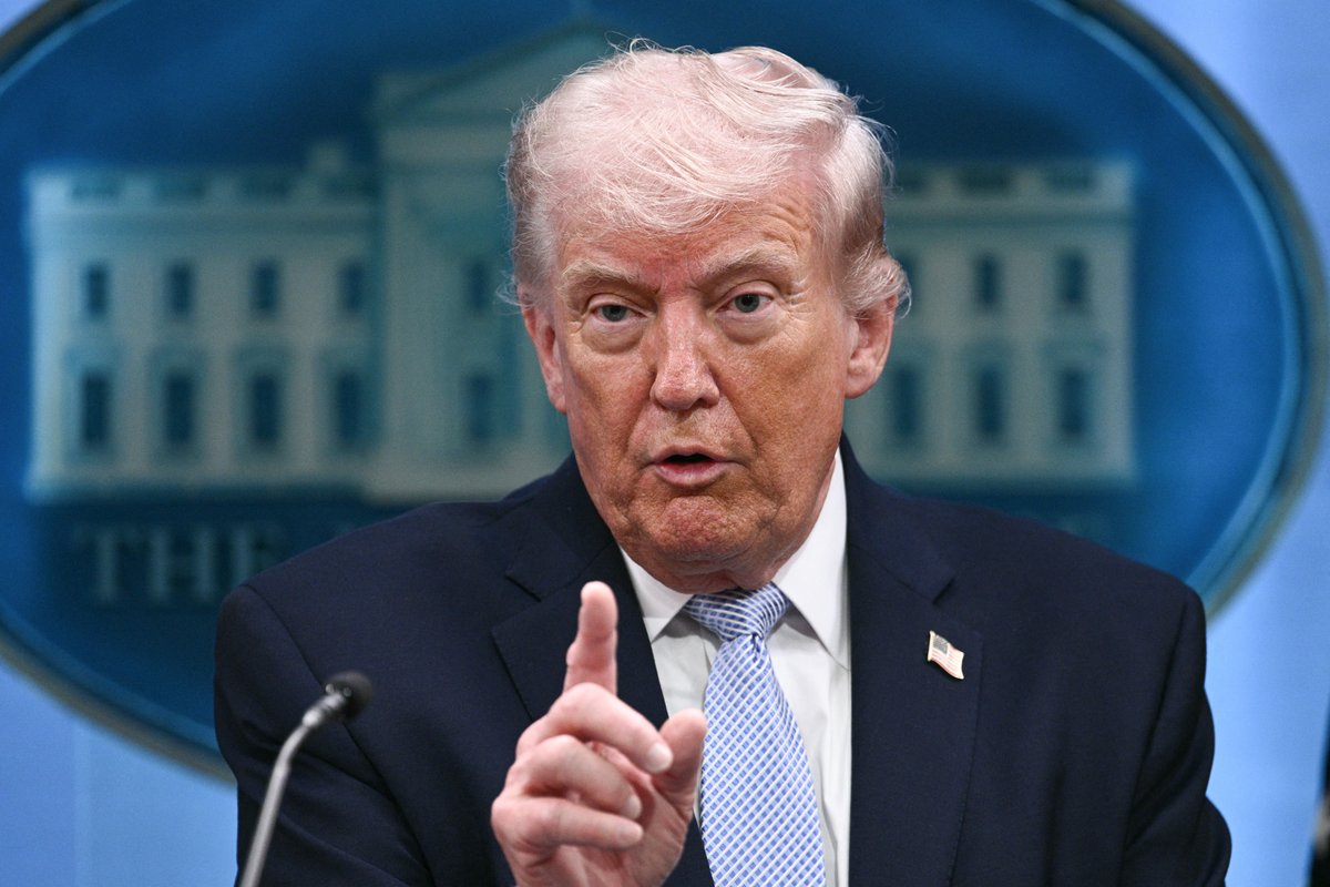Trump announces blockade of Hormuz