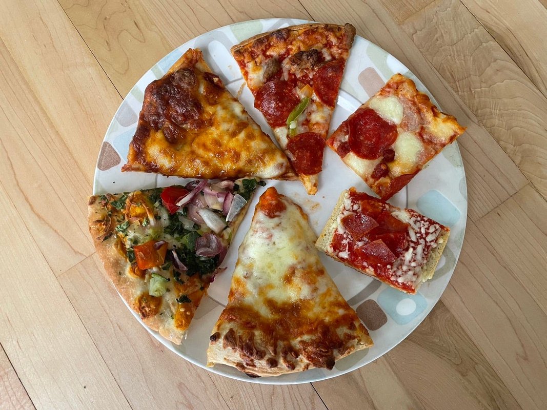 I tried 6 of Aldi's budget-friendly frozen pizzas and found some real winners under $5