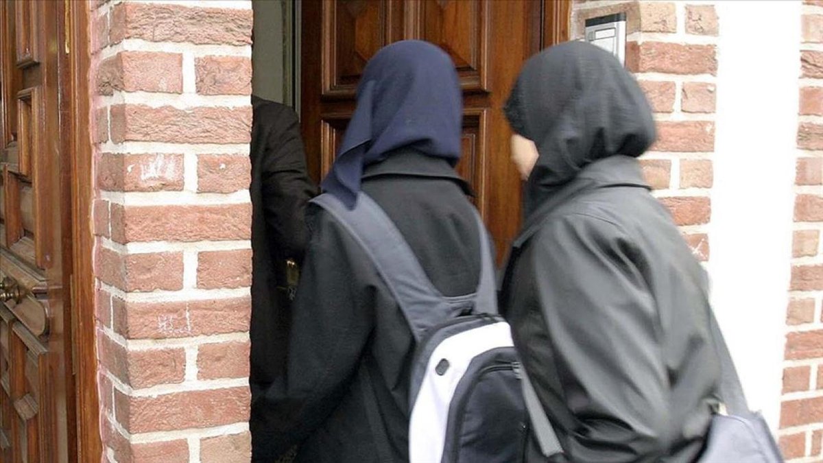 Almanya'da Müslümanların yüzde 17'si ayda en az bir kez açıkça ayrımcılığa uğradı