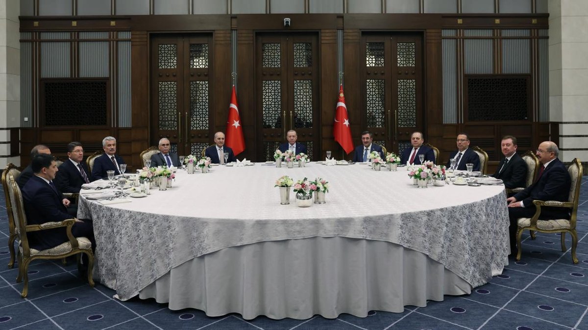 Cumhurbaşkanı Erdoğan, yasama, yürütme ve: yargı kurumlarının temsilcileriyle bir araya geldi.