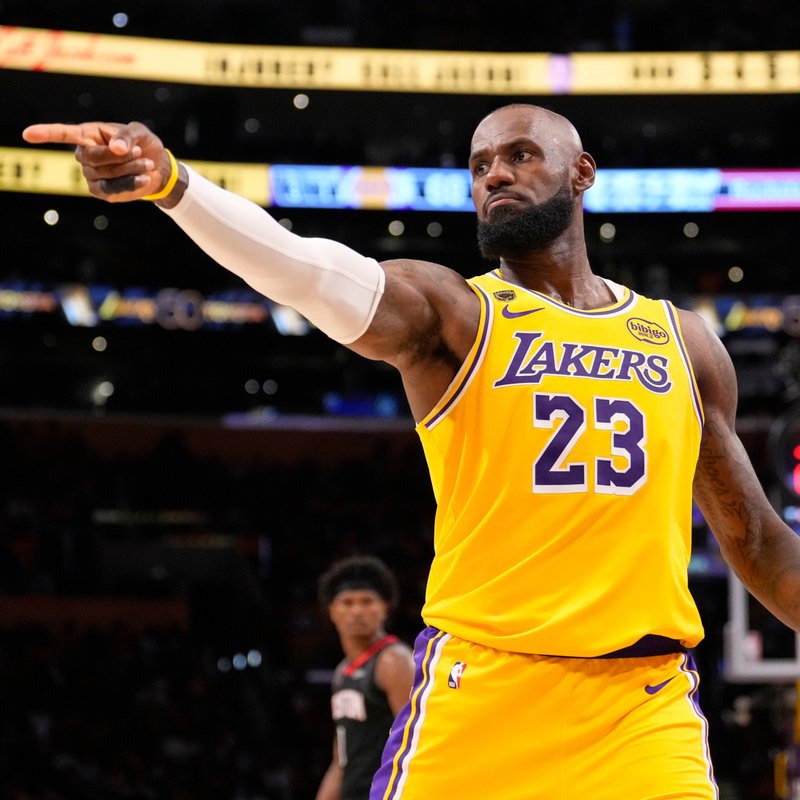 LeBron James yeni takımını açıkladı!