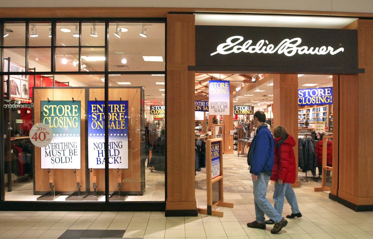 Eddie Bauer's nearly 200 stores in the US and Canada are expected to close after a failed sale effort