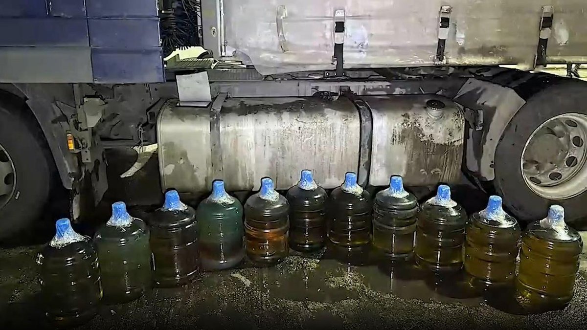 İstanbul'da tırda 183 litre uyuşturucu yakalandı