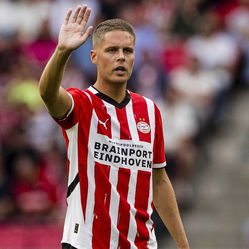 Veerman, PSV takımında kalmayı tercih etti!