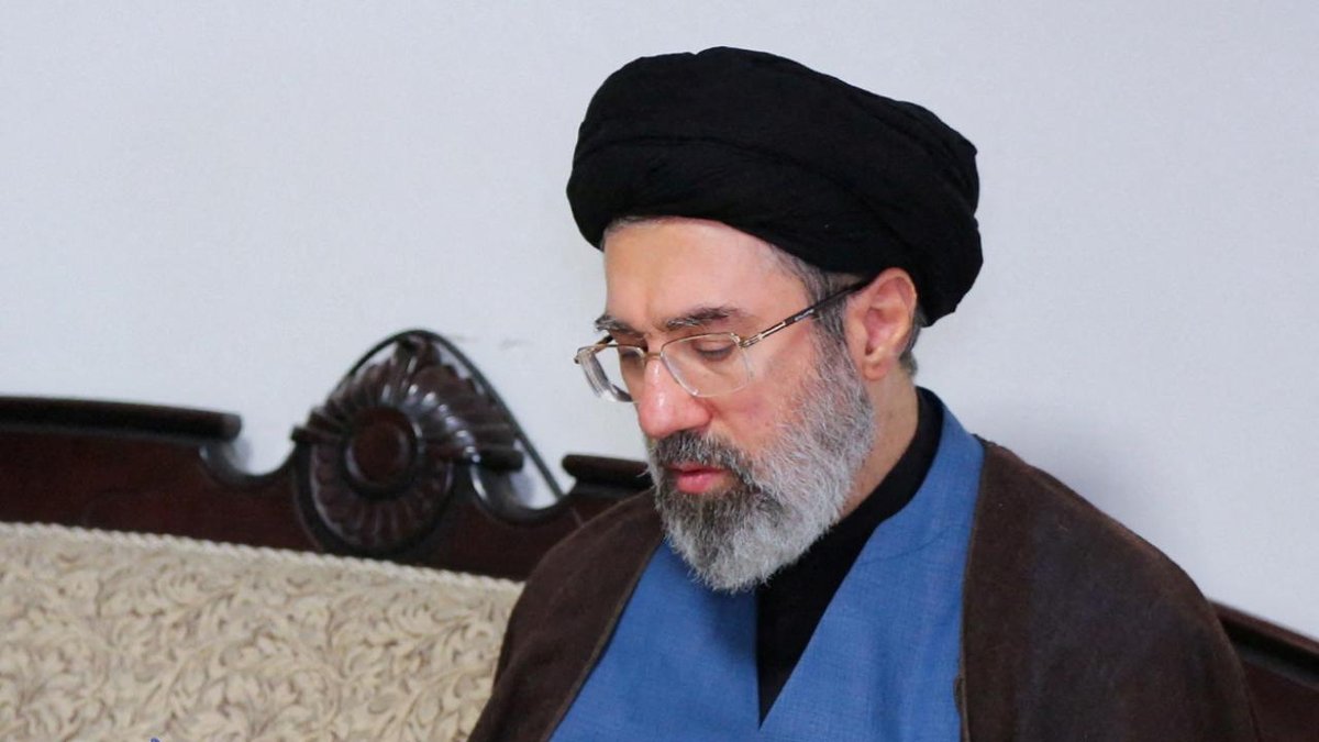 İran Büyükelçisi, yeni lider Hamaney'in tedavi için Rusya'ya getirildiği iddialarını yalanladı