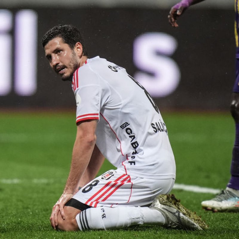 "Beşiktaş, puan kaybı sonucunda 16 puana erişti!"
