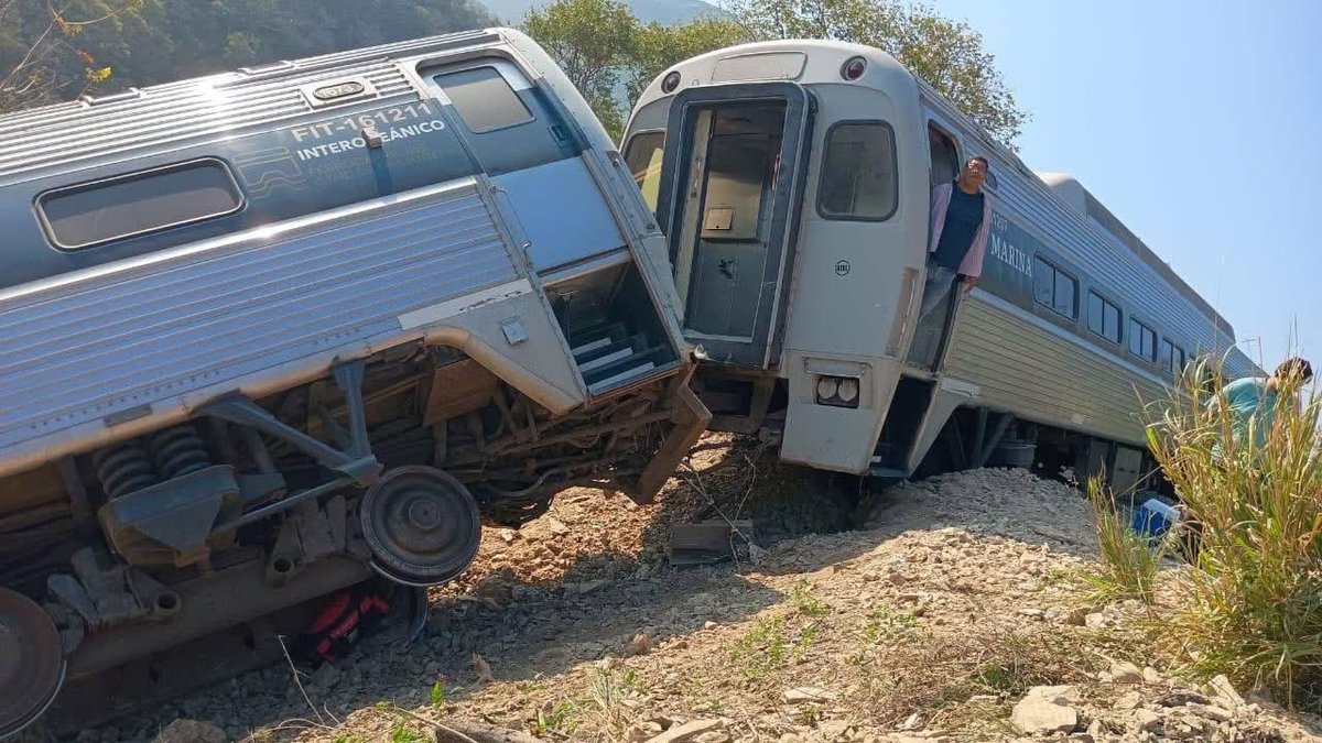 Meksika'da tren kazasında 13 kişi: hayatını kaybetti, 98 kişi yaralandı