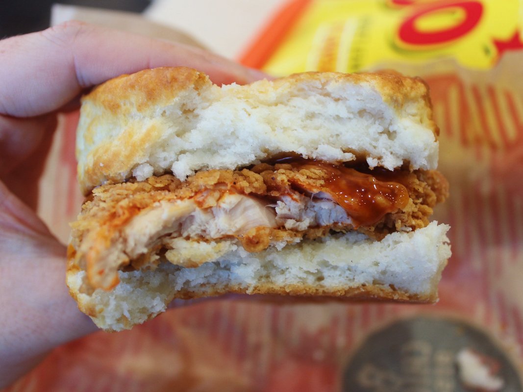 Bojangles, New Yorkluların simit yerine bisküvi tercih: etmesini istiyor; bu durum kahvaltı rekabetini yeniden alevlendirebilir.