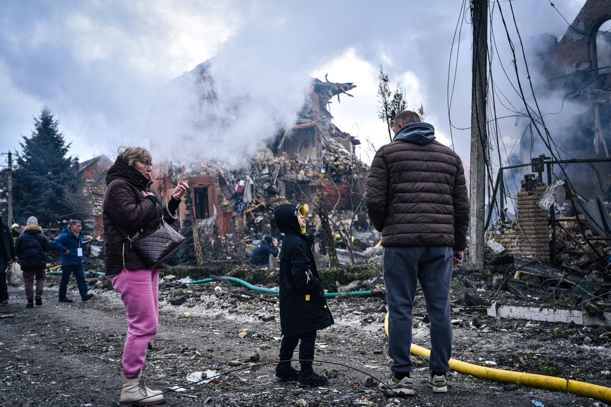US special ops veterans are teaching regular Ukrainians how to keep each other alive in a war that's 'just so blatantly civilian'