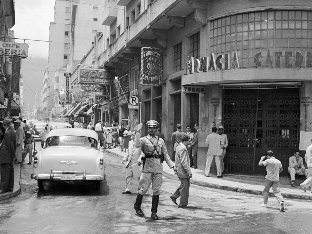 "Venezuela'nın Ekonomik Çöküşünden Önceki Vintage Fotoğraflar: Petrol Zenginliğiyle Dünyanın En Zengin Ülkelerinden Biri"