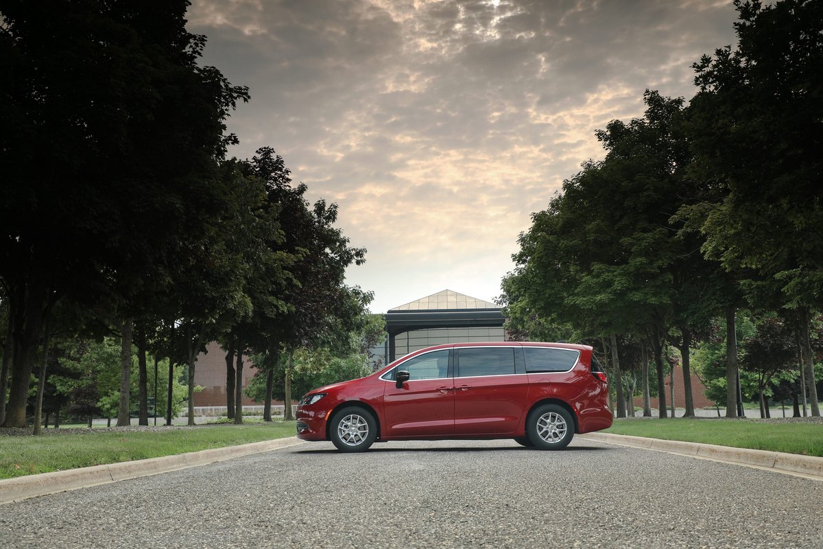 Automakers are entering their decluttering era