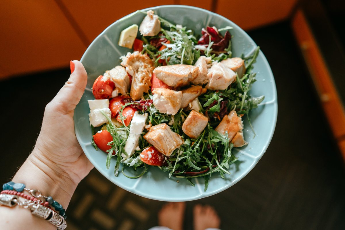 I'm a dietitian on the Mediterranean diet. Here are: 7 of my favorite recipes for an easy dinner.