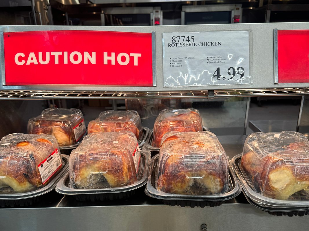 "Bir Şefin Costco'nun 5 Dolar Değerlendirdiği: Kızarmış Tavukla Evde Nasıl Kolay Yemekler Hazırladığı"