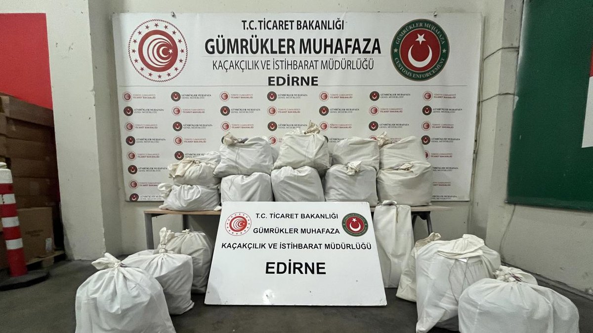 "Kapıkule Sınır Kapısı'nda iki araçta 20 kilogram uyuşturucu madde bulundu"