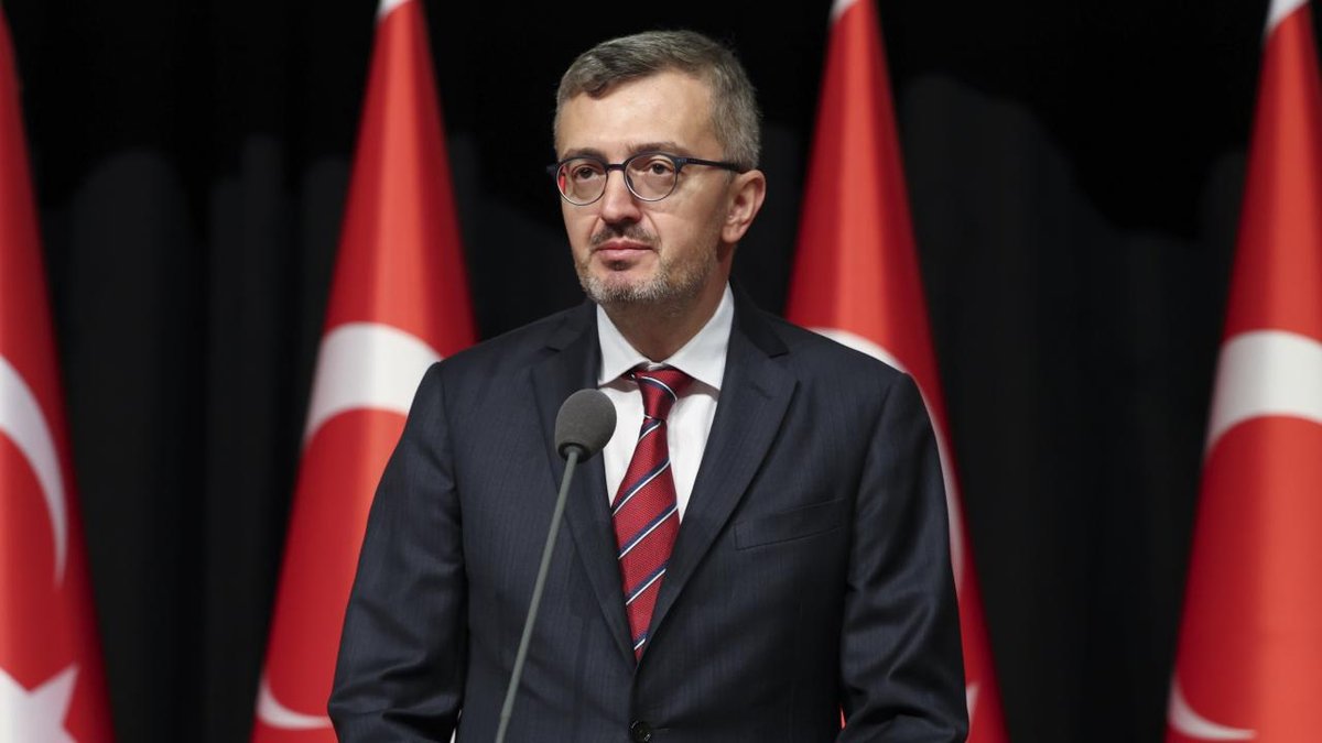 İletişim Başkanı Duran: Uçak kazasıyla ilgili gereken çalışmalar özenle devam ediyor