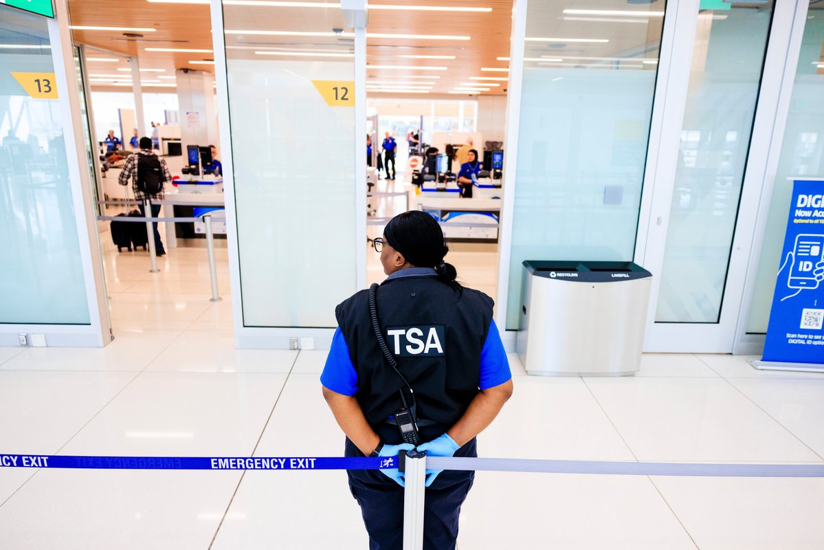 I'm a TSA agent, and my most recent paycheck was: just $4 thanks to the government shutdown. I can't afford rent.