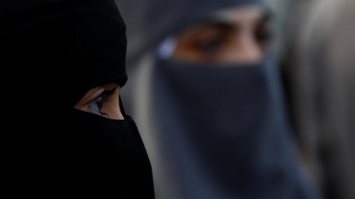 İspanya Kongresi'nde burka yasağı reddedildi