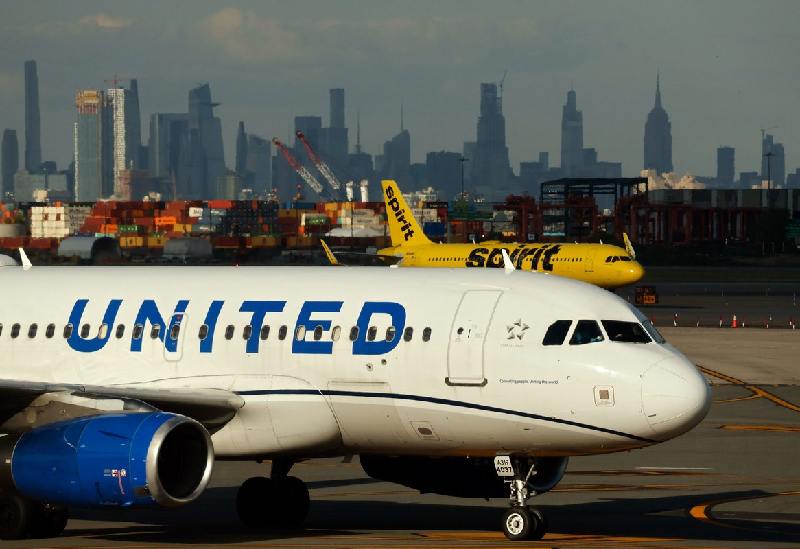 These airlines want to rescue stranded Spirit travelers. Here's how to book.