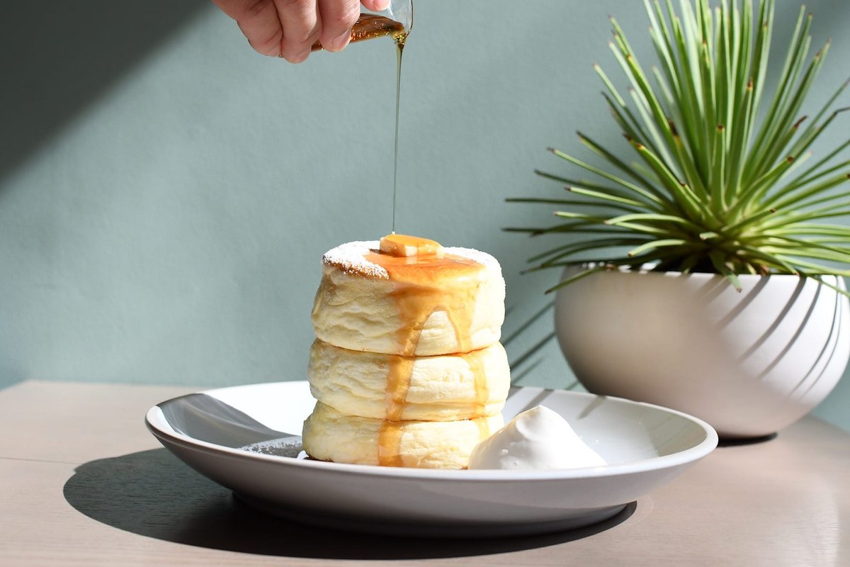I waited an hour in line for Tokyo's famous soufflé plakines and have zero regrets