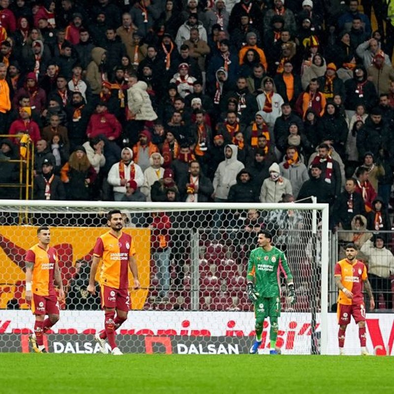 "Galatasaray taraftarından sert eleştiriler gündeme geldi!"