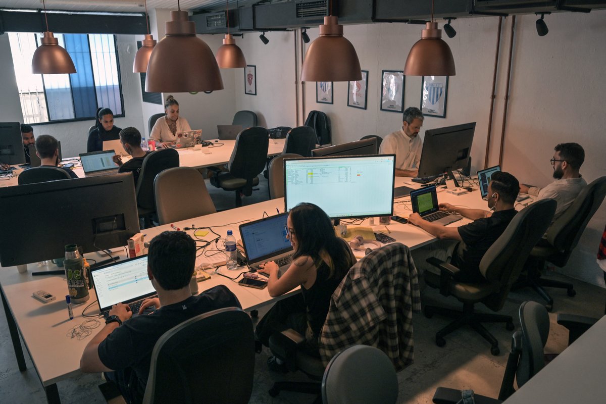 Sierra cofounder says some of: his best employees are AI-savvy 22-year-olds