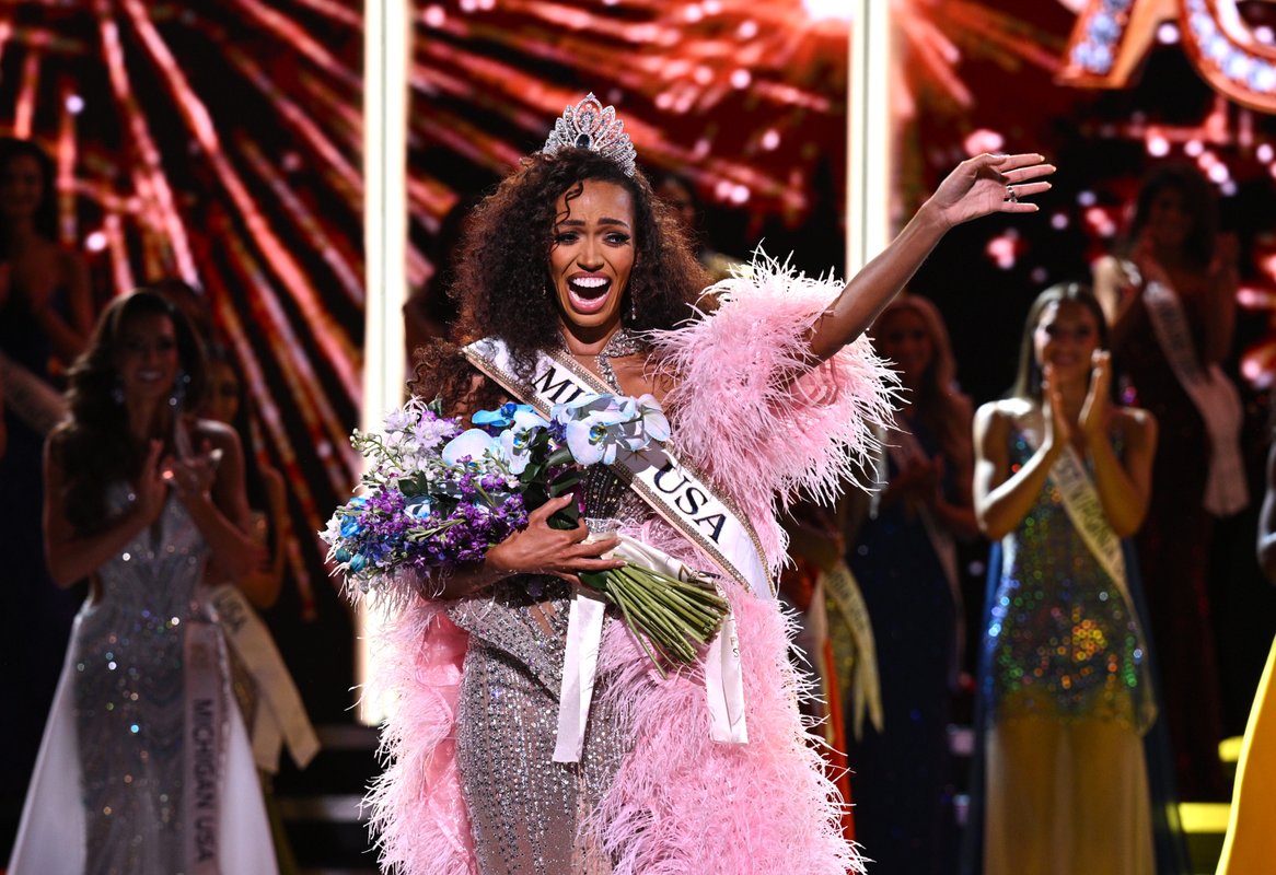 Miss Virginia becomes the first married: woman and mother to win Miss USA