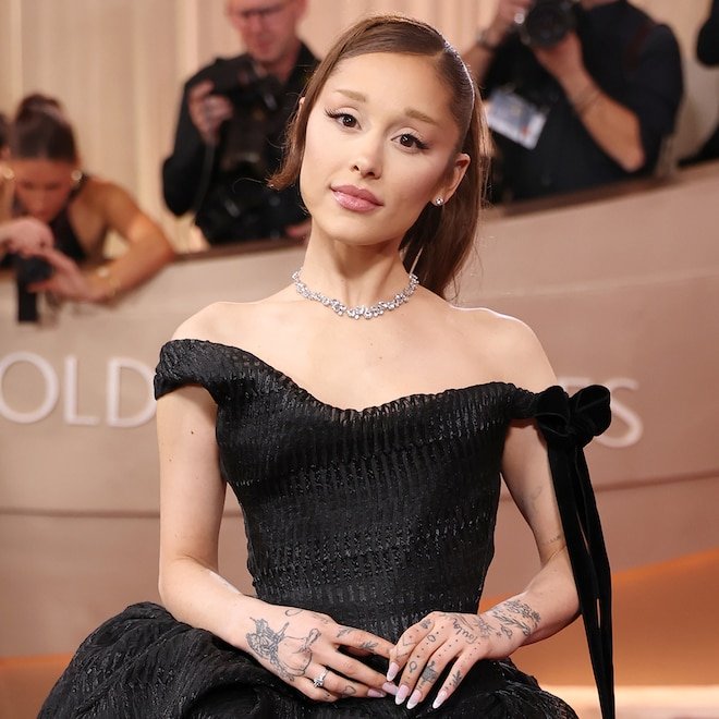 Ariana Grande, Fotoğraf Hatası Sonrası Altı Parmakla İlgili Tepki Verdi