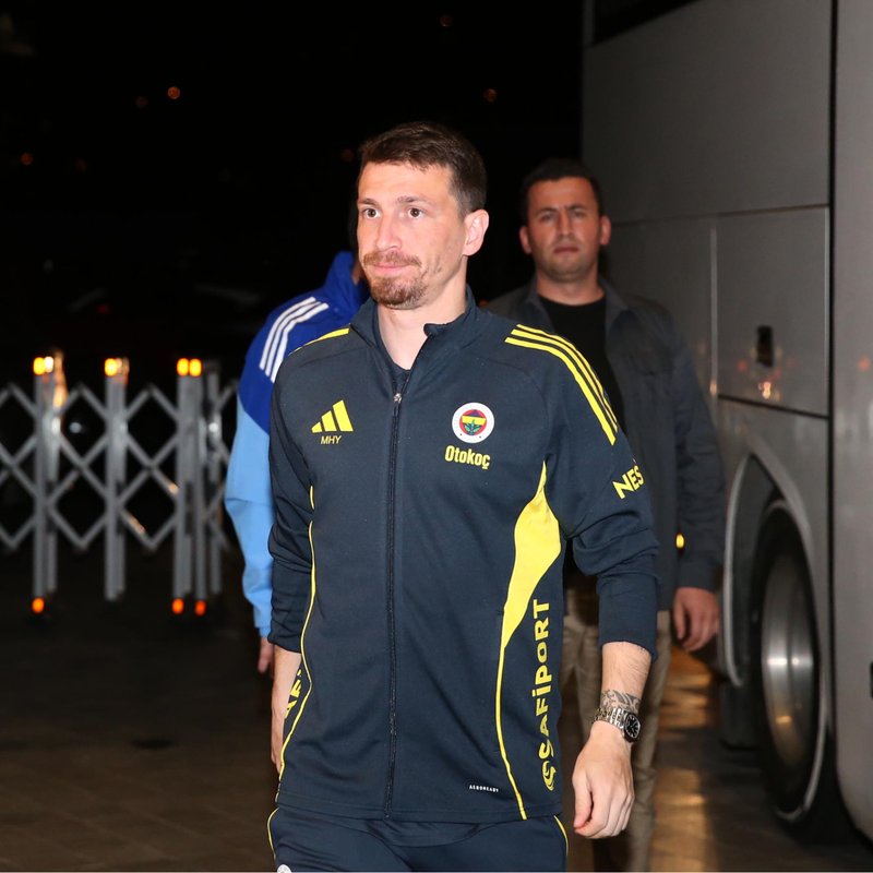 "Fenerbahçe, Mert Hakan ile ilgili resmi açıklama yaptı!"
