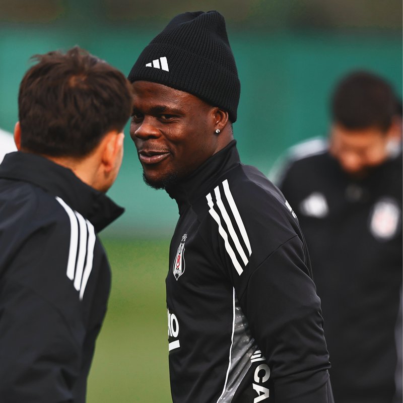 "Olaitan, futbol sahasına adım attı!"