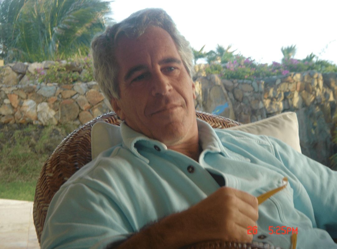 Adalet Bakanlığı, Epstein dosyalarının 9,500'ünden fazlasını sildiğini açıkladı.