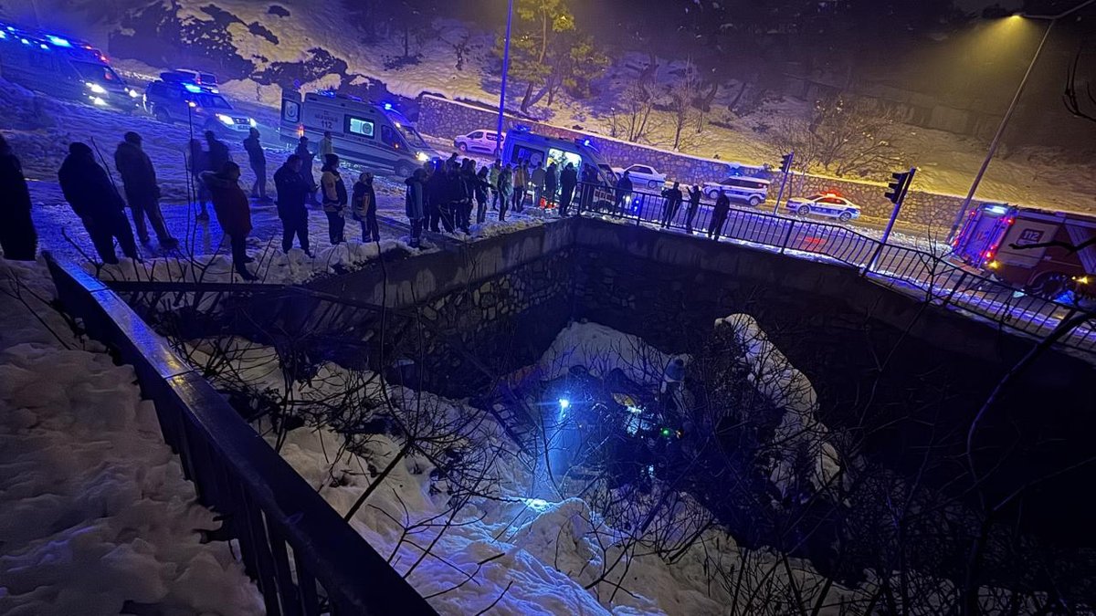 Kahramanmaraş’ta köprüden düşen araçtaki beş kişi yaralandı