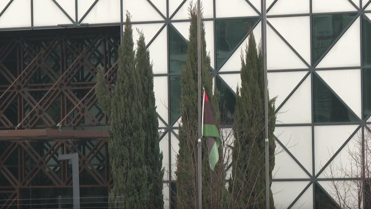 "Libya'nın Türkiye'deki Büyükelçiliğinde bayraklar yarıya çekildi"