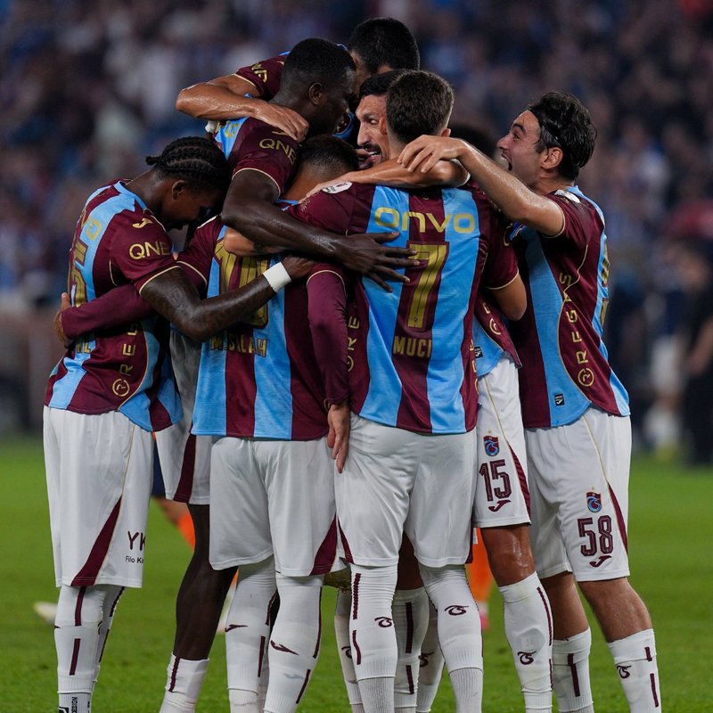 Trabzonspor, Macaristan'da tur için sahada