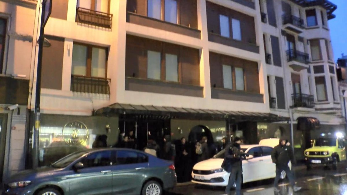 Bebek'te bulunan otelin: izinsiz yapıları yıkıma uğradı