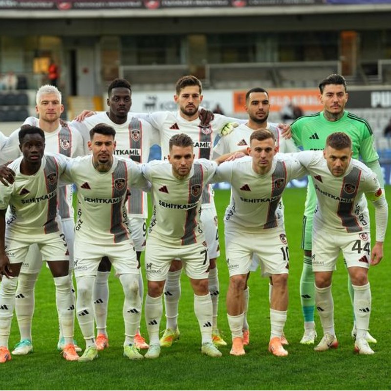 "Süper Lig'de sezonun ilk bölümünde verilen kartların durumu"