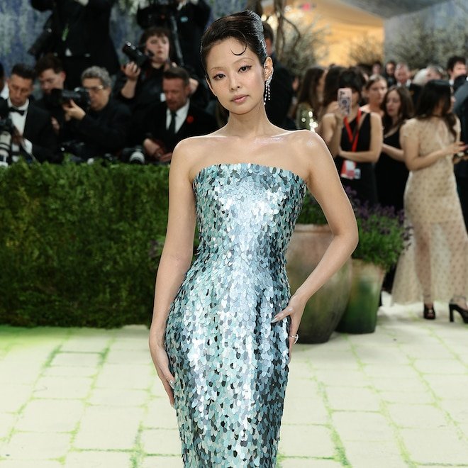 JENNIE Glows Like a Mermaid in 15,000-Sequin Dress at Met Gala 2026