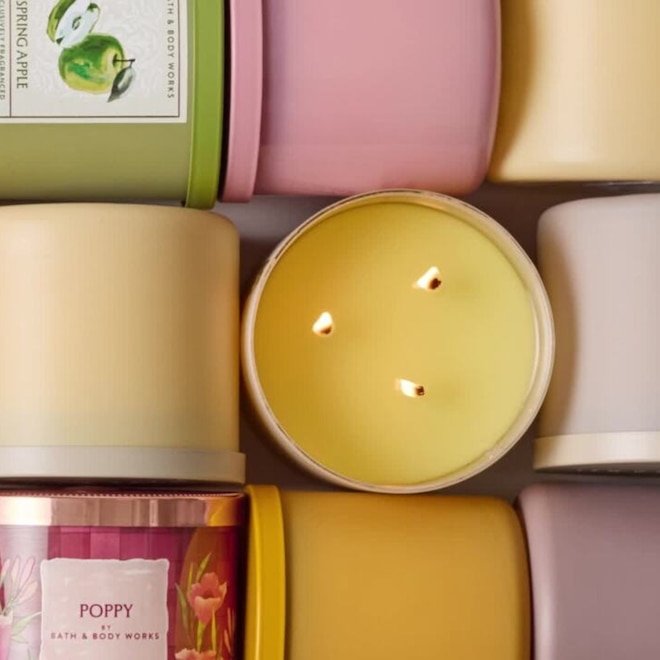 Spring Candles That Smell: Like Sunshine and Clean Sheets