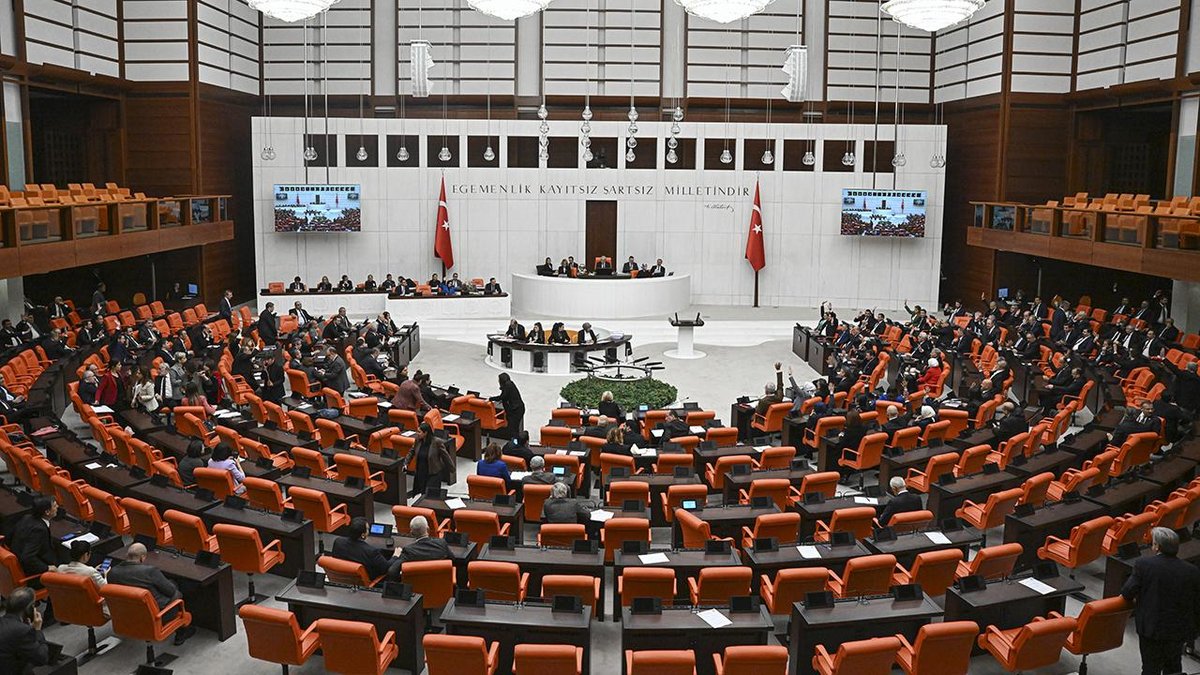 Sosyal medya ve doğum izni düzenlemesi Meclis'te