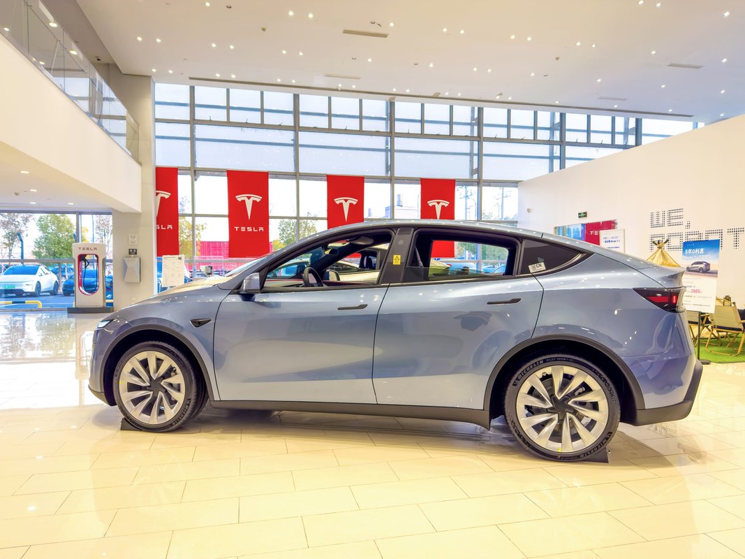 Tesla'nın Dördüncü Çeyrek Kazanç Raporu: Wall Street Analistleri Satış Düşüşünden Endişeli, Yapay Zeka Planları Belirsizliğe Yol Açtı