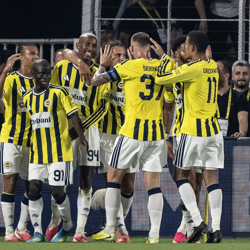 Fenerbahçe'de hedef Devler Ligi play-off'u!