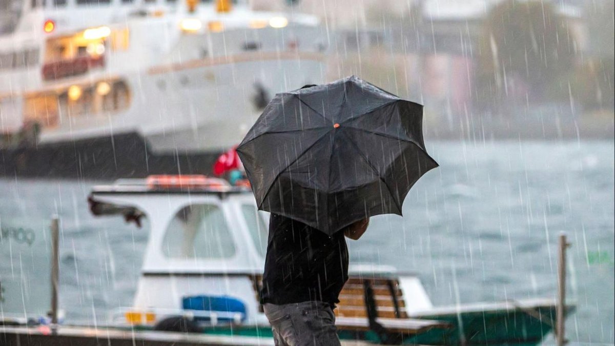İstanbul'da güçlü rüzgar, günlük: yaşamı olumsuz yönde etkiliyor