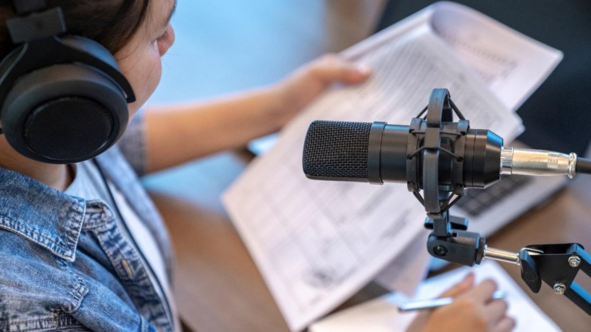 Radyo oyunu ustaları yeni profesyoneller yetiştirecek