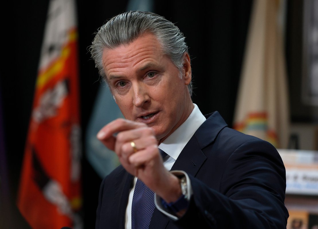 Gavin Newsom, Davos'a: gidiyor; Trump'ı eleştirmeyi hedefliyor.