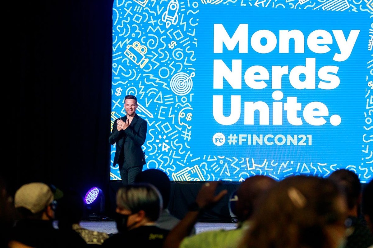 A millennial who hit 'Coast FIRE' says the first: step to financial independence has nothing to do with number-crunching