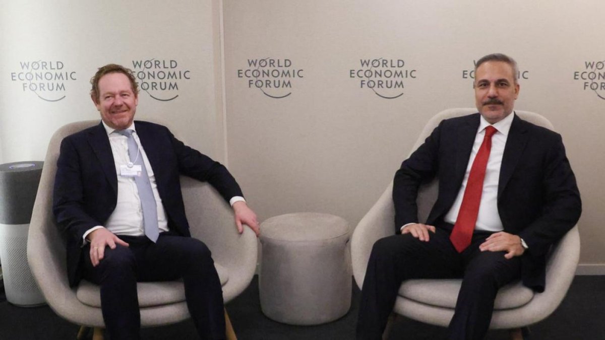"Hakan Fidan, Davos'ta: Hollandalı meslektaşıyla görüşme yaşandırdi"