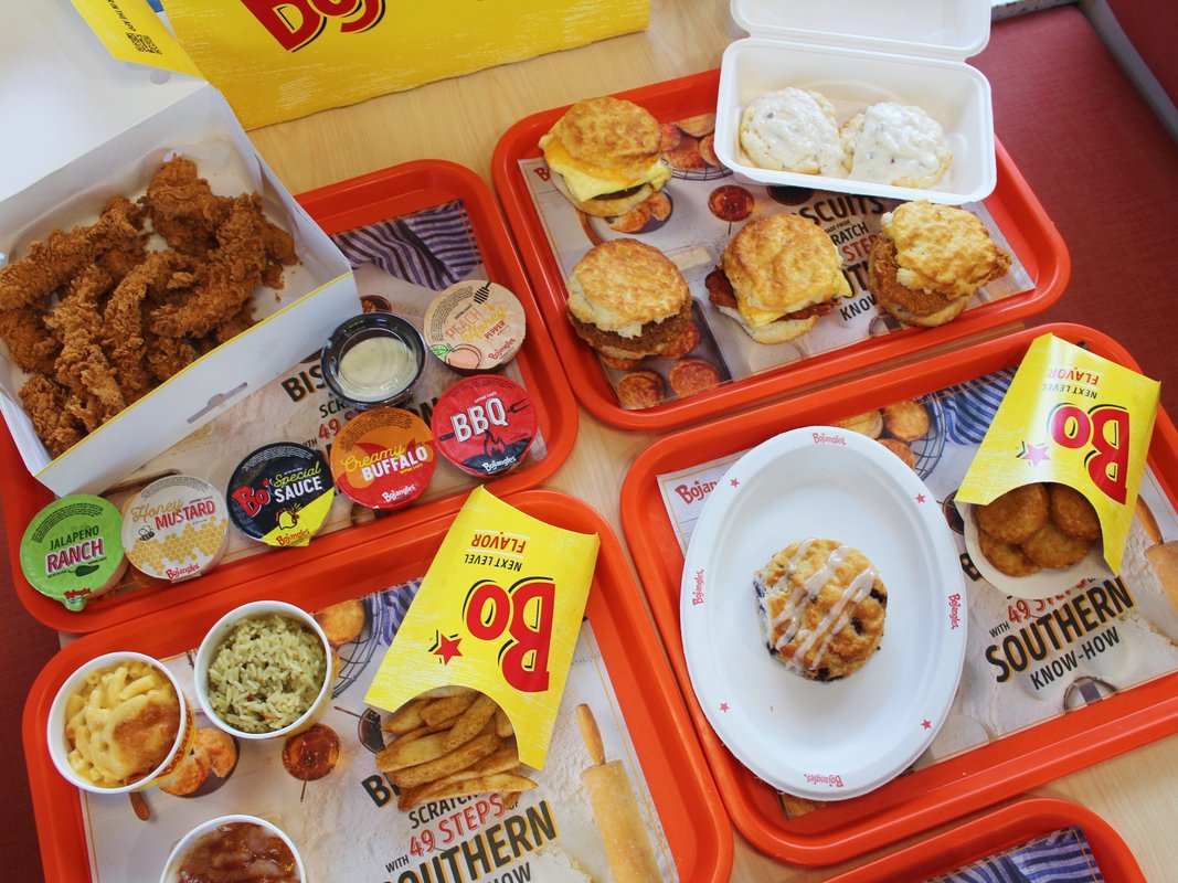 Bojangles'ın New York'taki ilk şubesini ziyaret ettim, güney tavuk zincirine neden aşık olduğumu hatırladım.