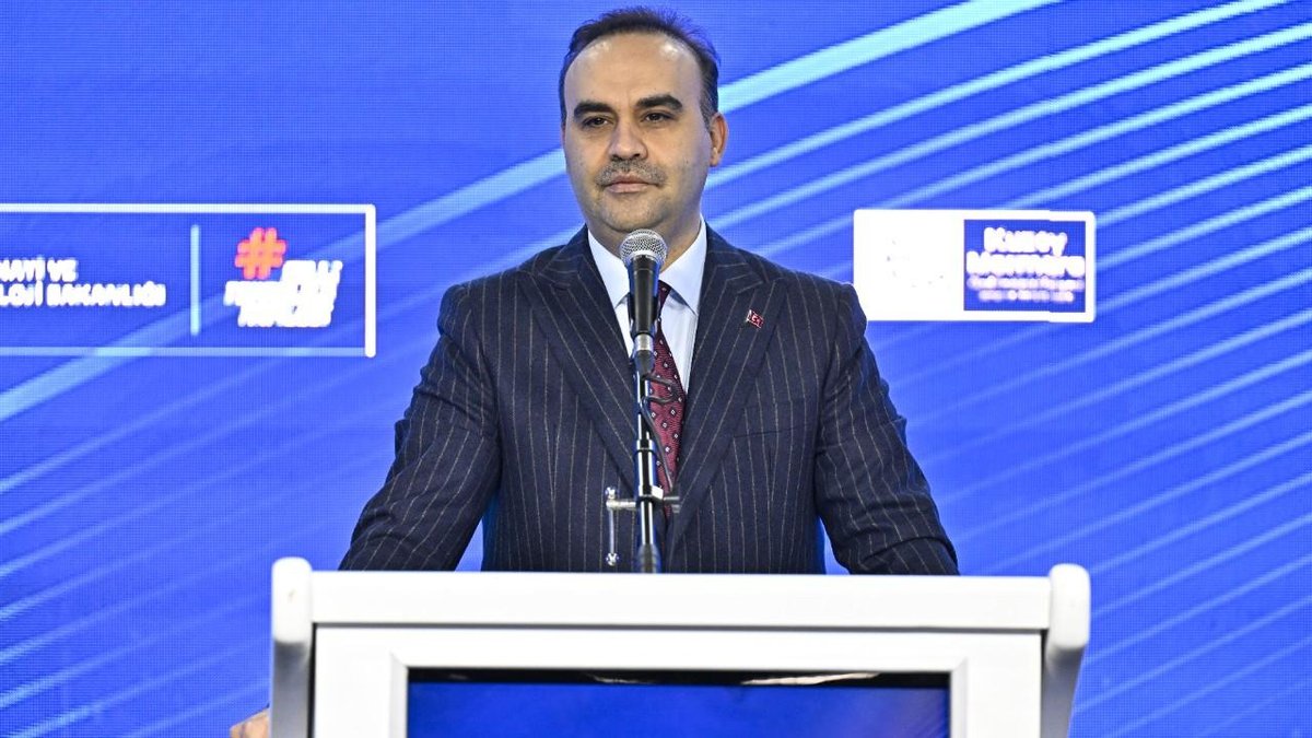 Bakan Kacır: Dev sanayi bölgeleri kurmayı planlıyoruz