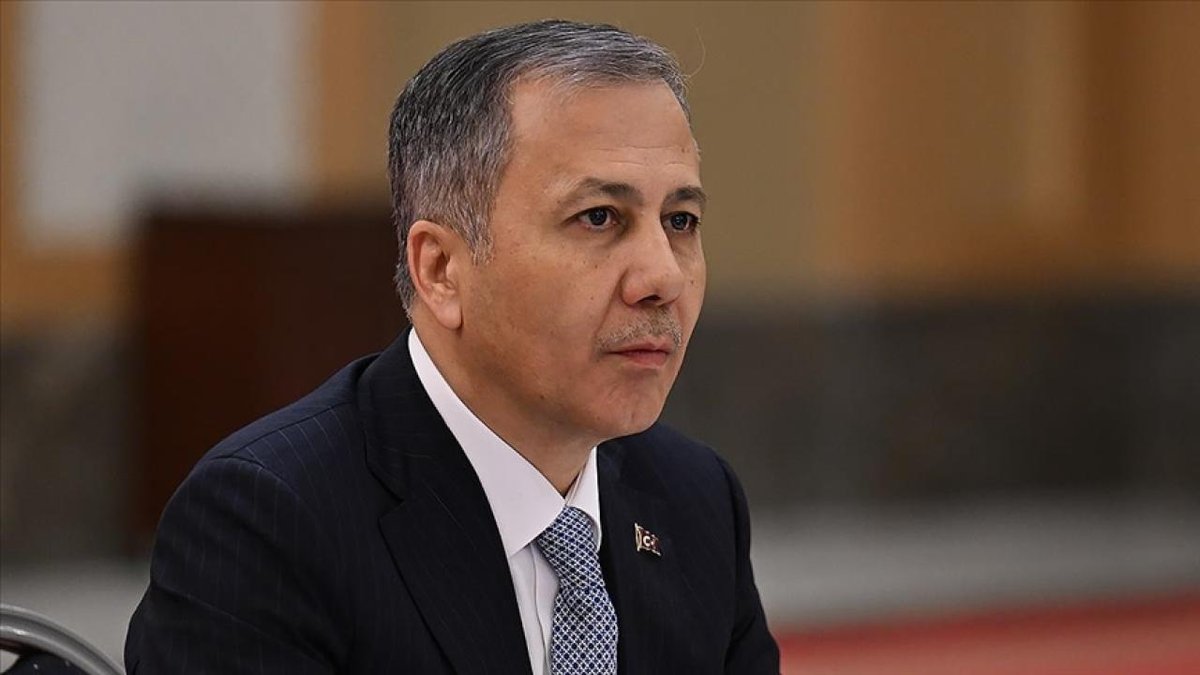 Bakan Yerlikaya, jandarmaya yapılan hakaretlere karşı sert bir yanıt verdi