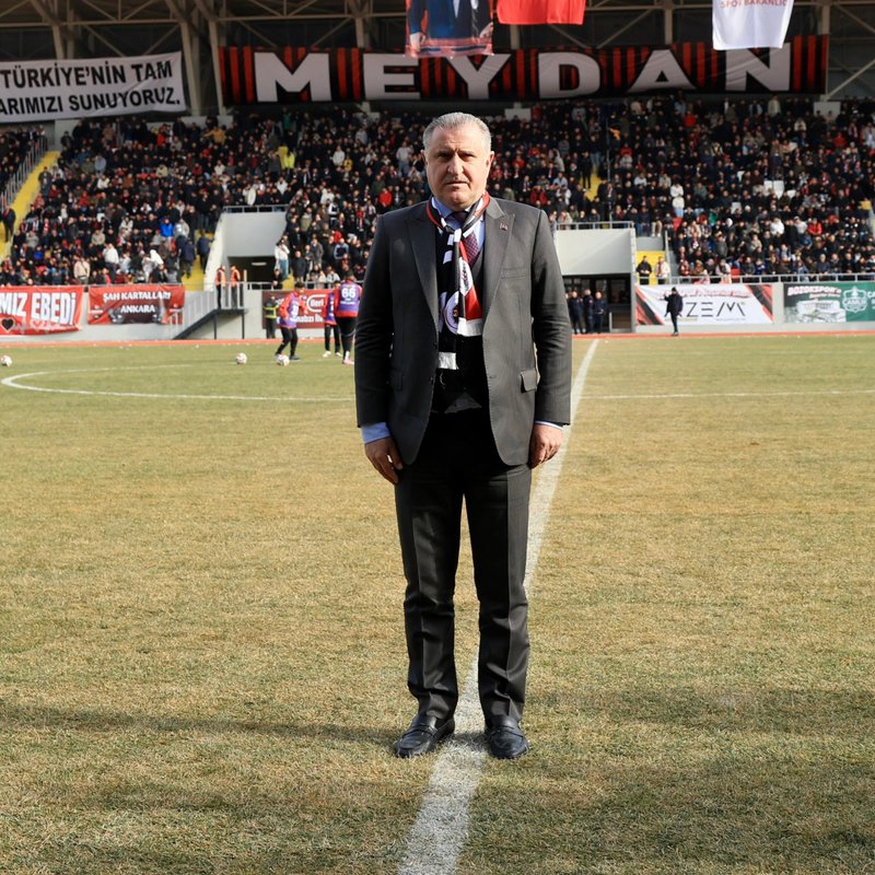 "FIFA ve UEFA normlarına uygun 41 stadyum inşa ettik"